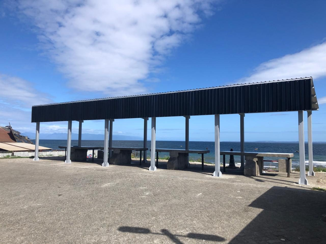 Infraestructura abierta de apoyo a la caleta.